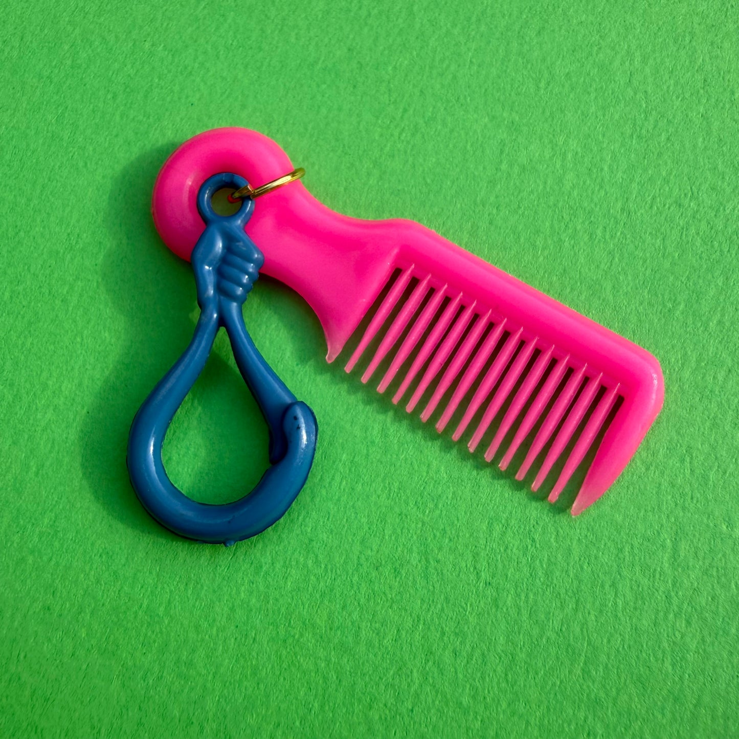 Neon 80s keyring charm comb