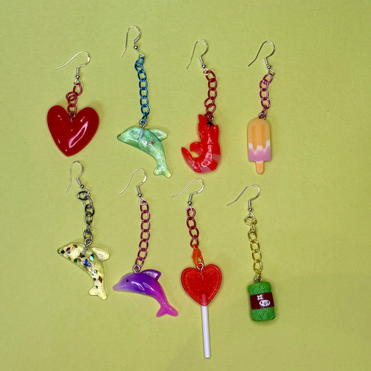 Playful motif drop chain earrings