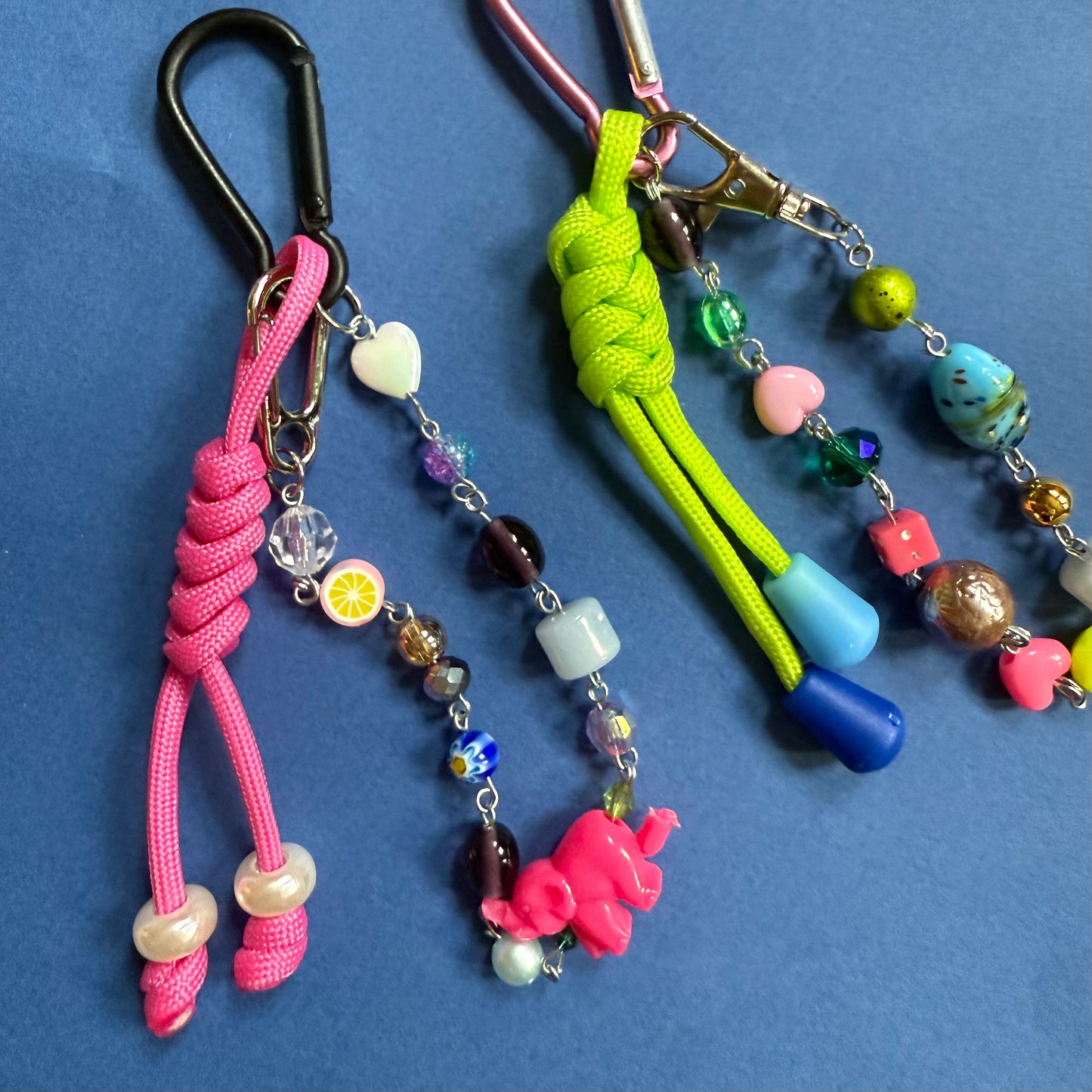 Bead and paracord keyring