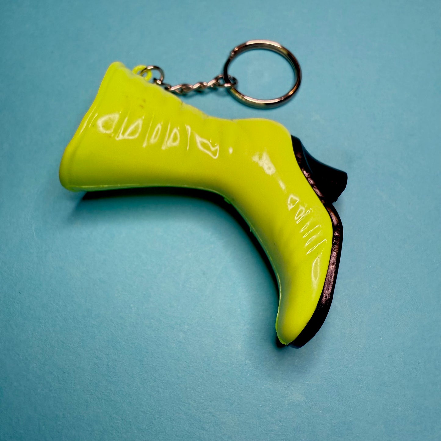 Neon 80s keyring cowboy boot