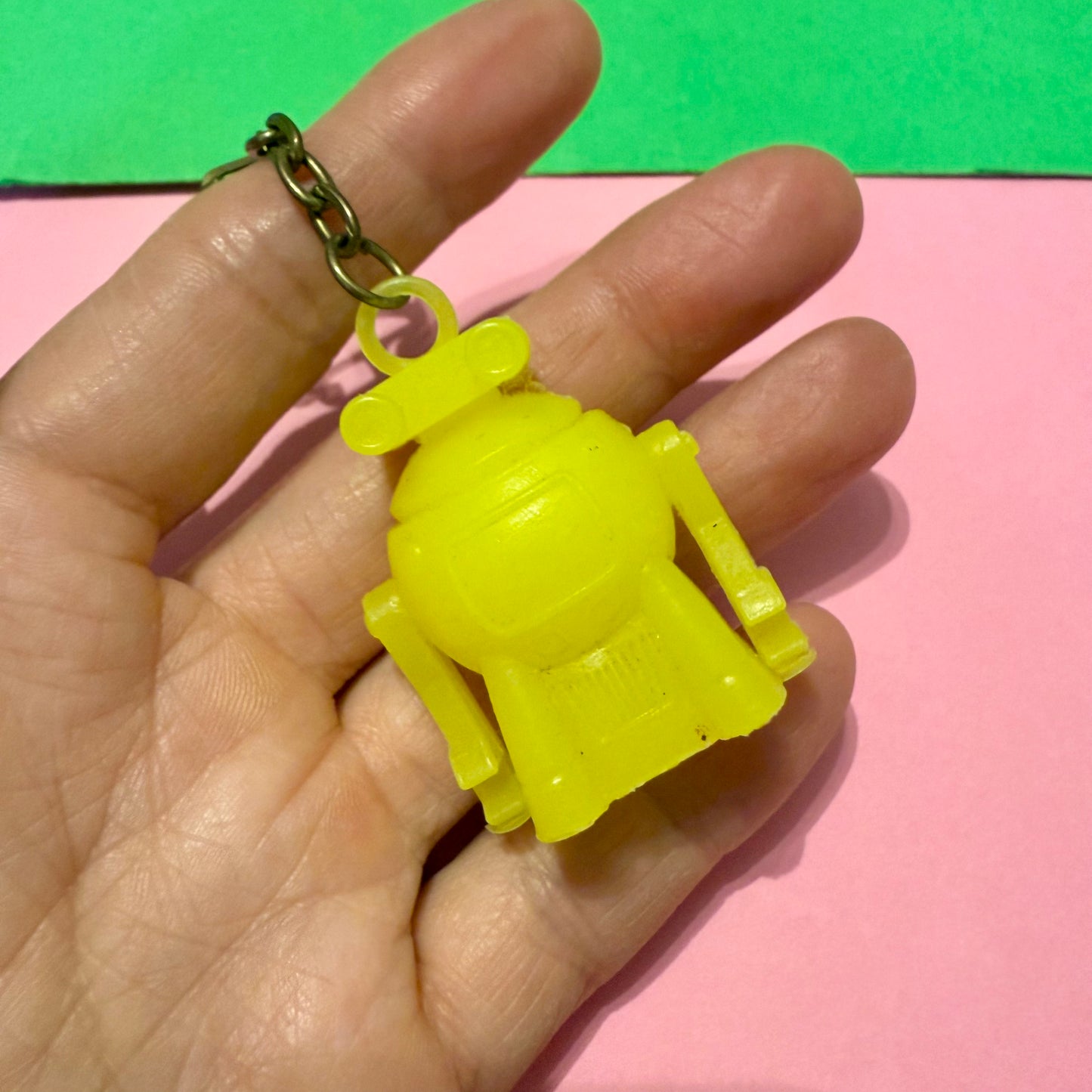 Retro plastic 80s robot keyring