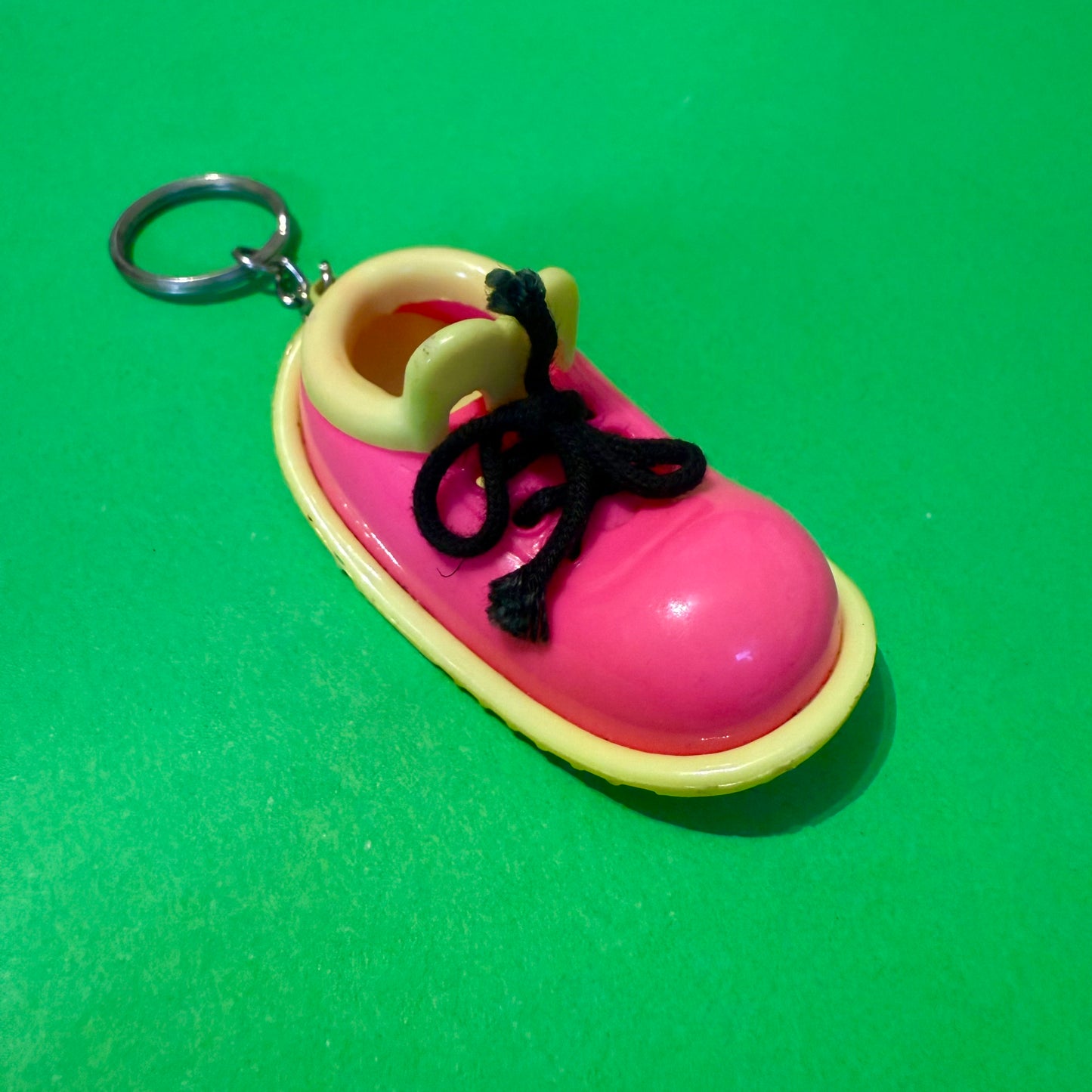 Retro vintage 80s clown shoe keyring
