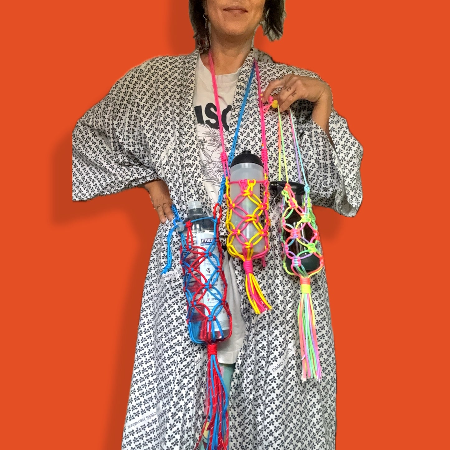 Macrame para cord bottle bag red blue