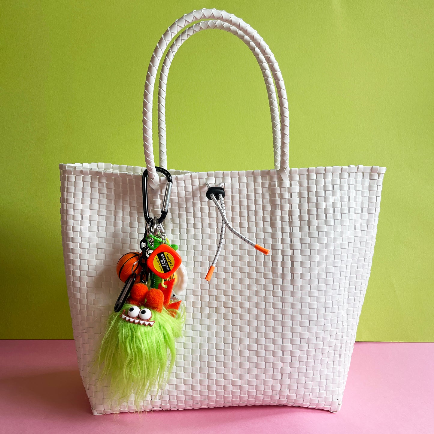 Bicycle Pannier white plastic woven basket medium elastic toggle closure