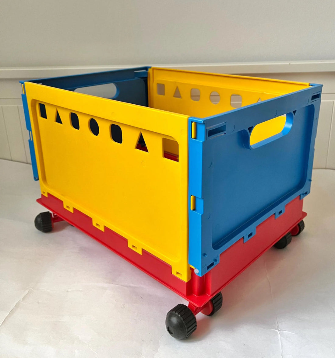 A closer look at Crate Storage Furniture With Wheels