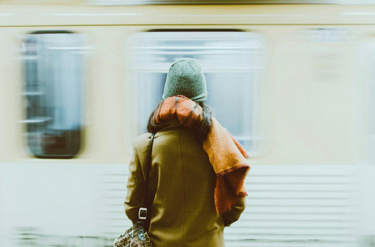 Efficiently Managing Work, Leisure And Digital Fun for Commuters