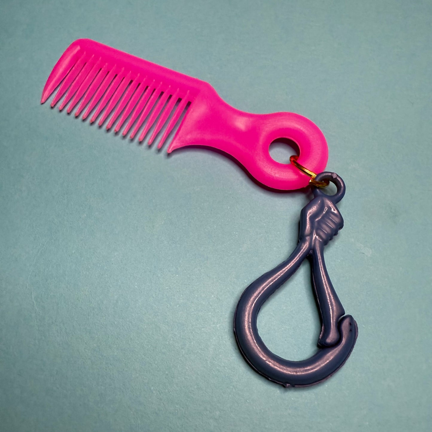 Neon 80s keyring charm comb