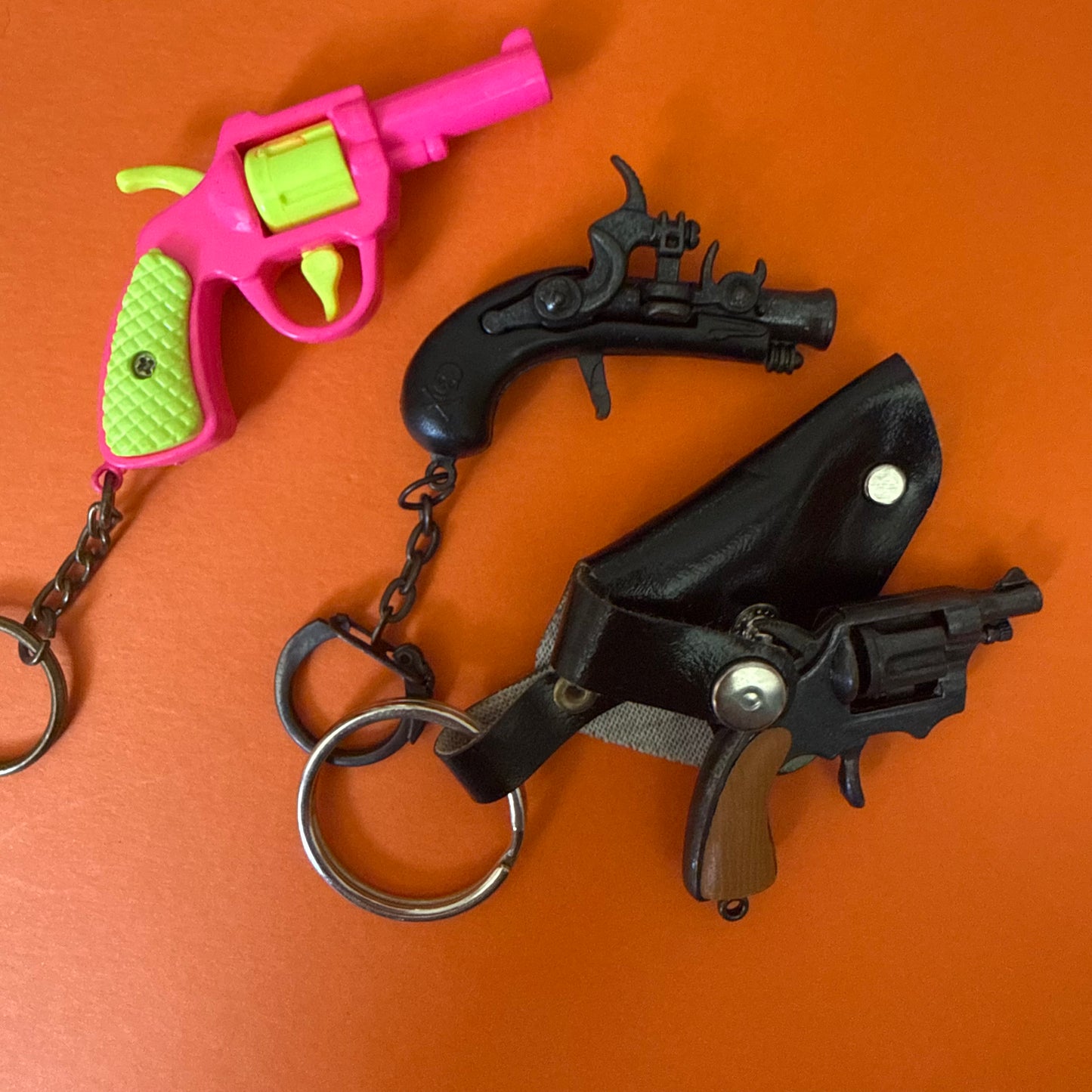 Set of vintage pistols keyrings