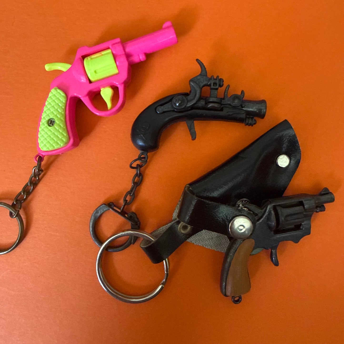 Set of vintage pistols keyrings