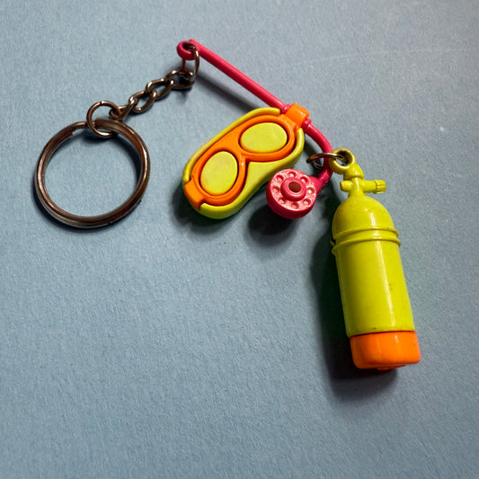 Retro vintage 80s keyring scuba diving set