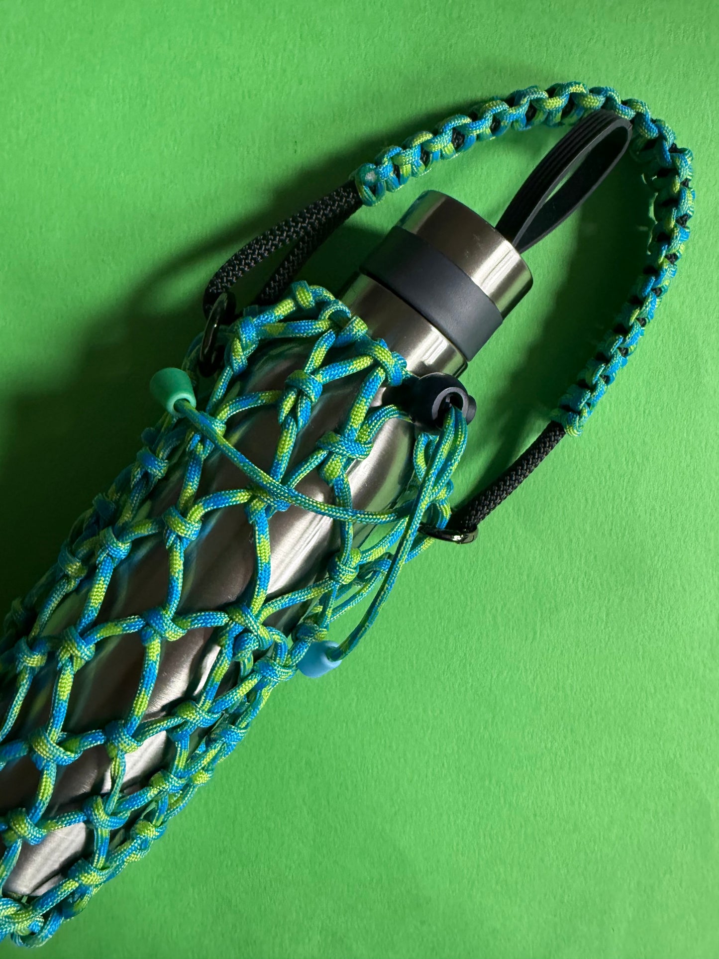 Macrame paracord bottle bag