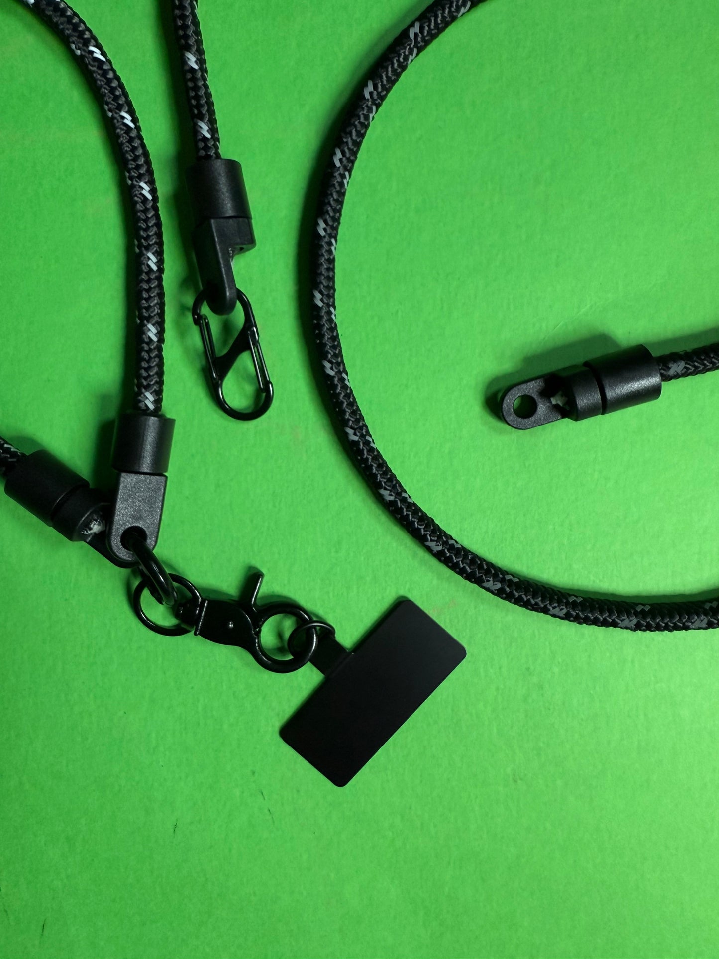 Paracord phone neck strap / wrist strap convertible lanyard black