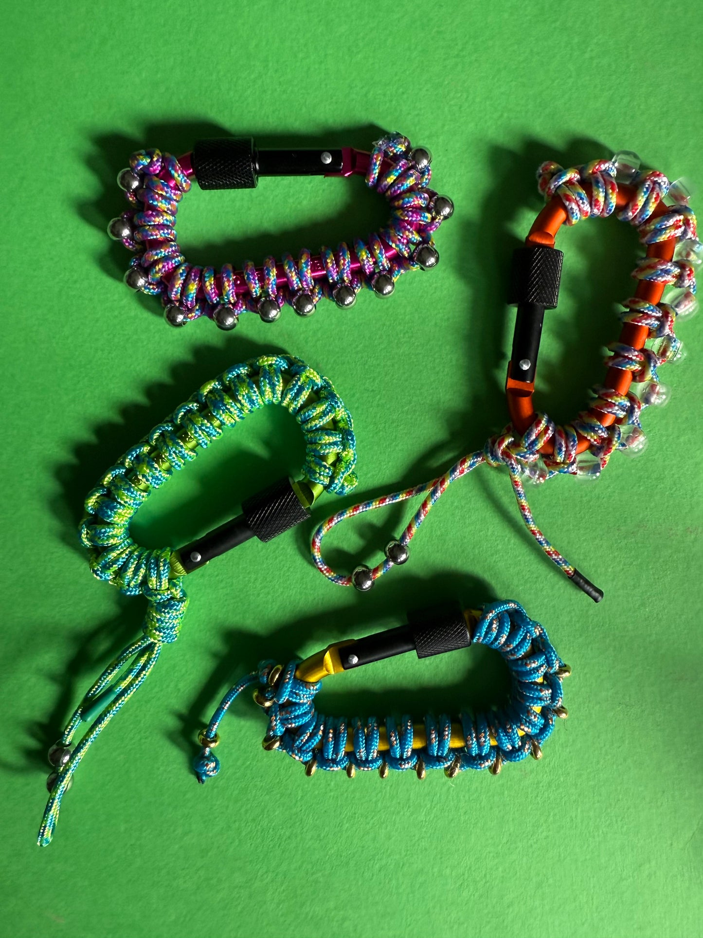 Paracord wrapped carabiner