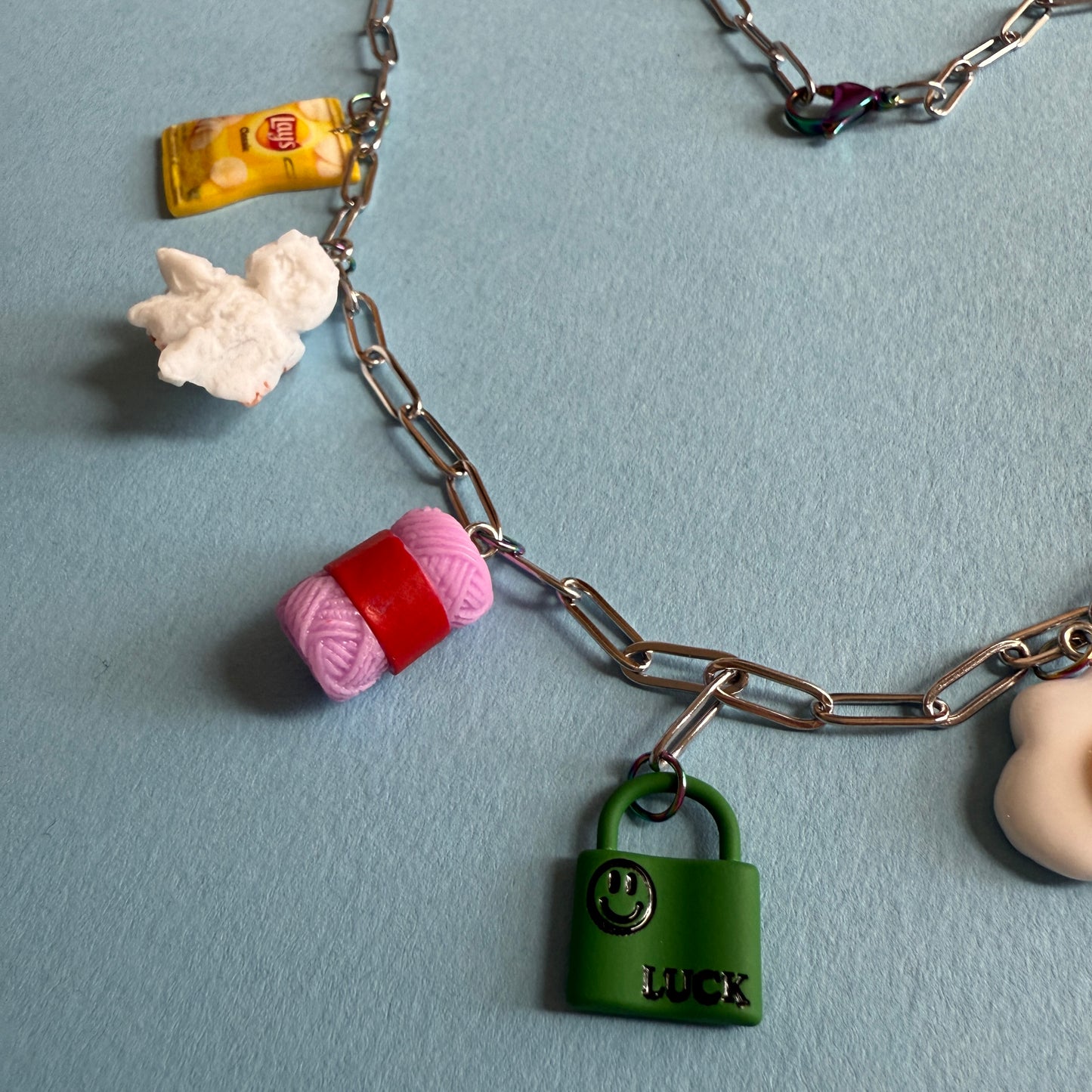 Lays charm necklace