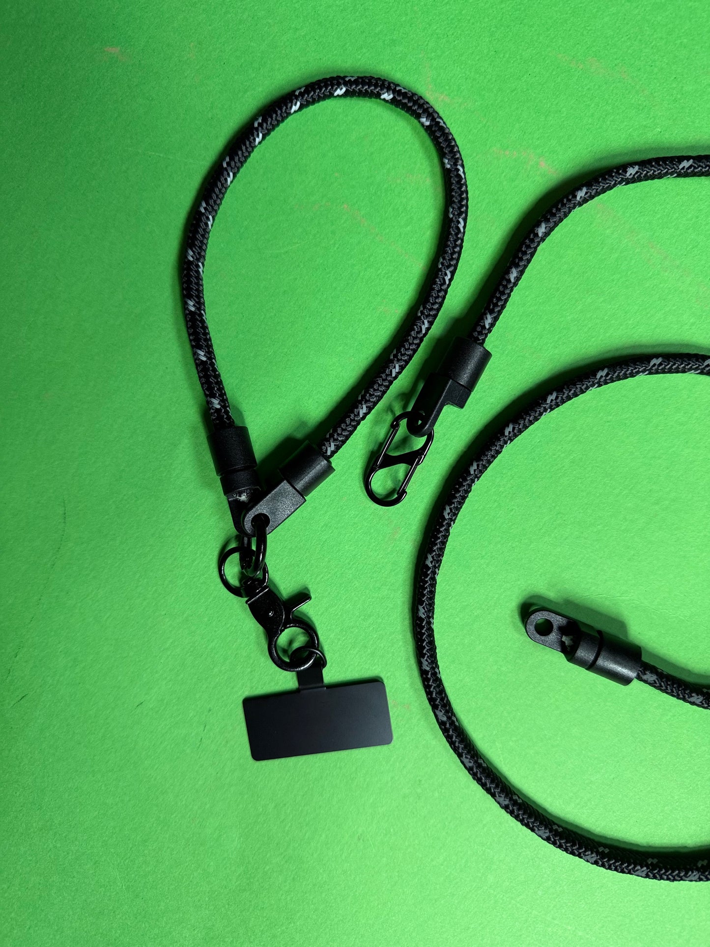 Paracord phone neck strap / wrist strap convertible lanyard black