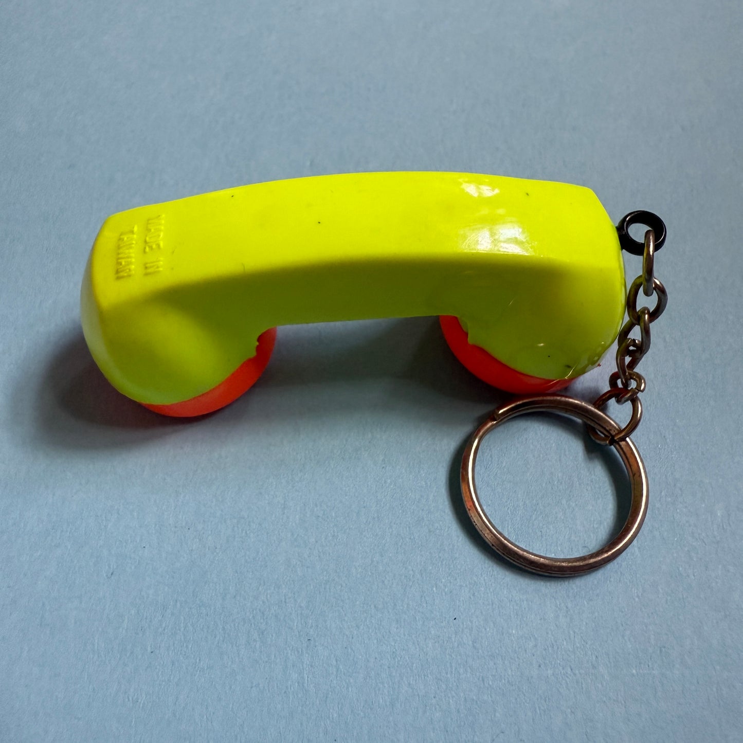 Retro vintage 80s keyring phone