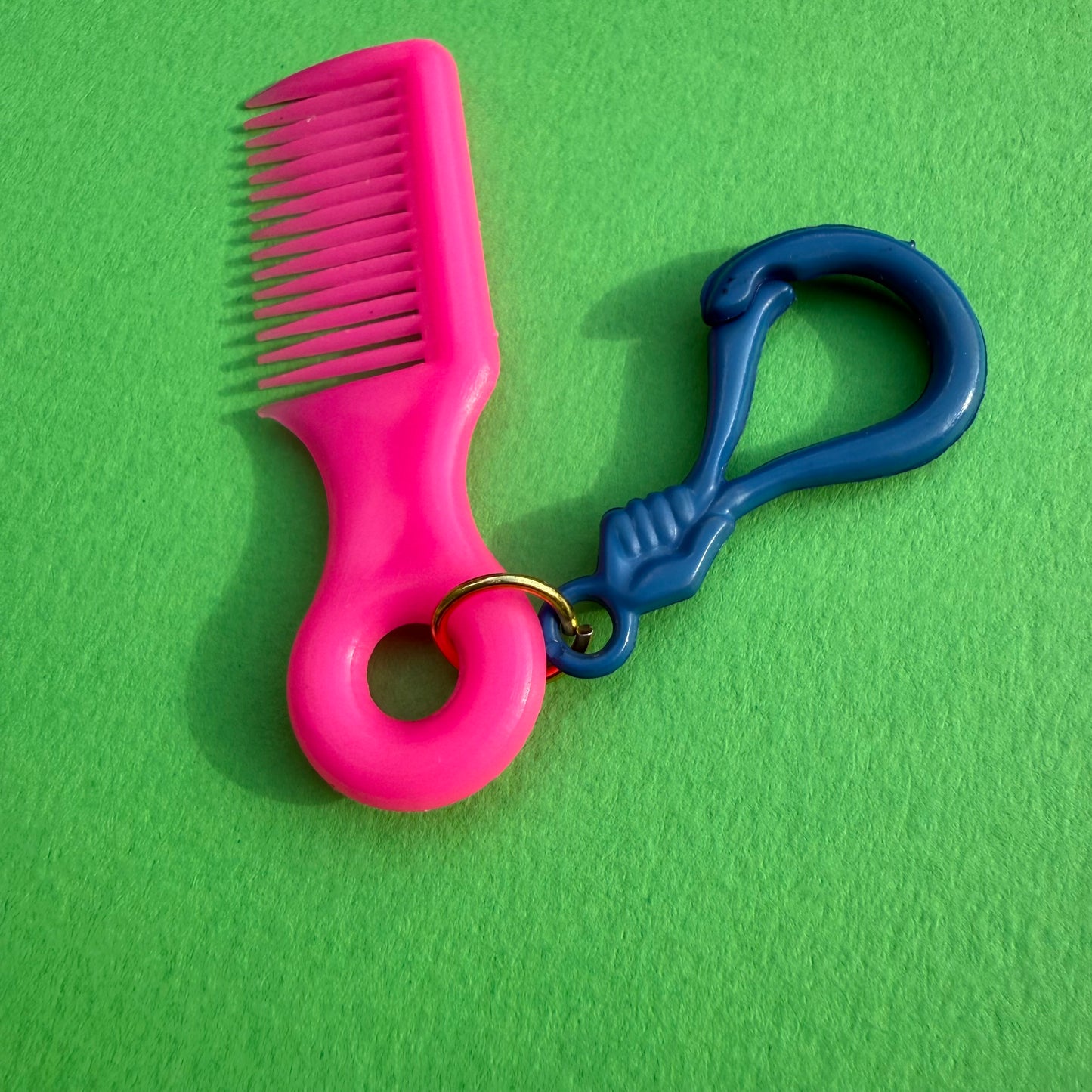 Neon 80s keyring charm comb