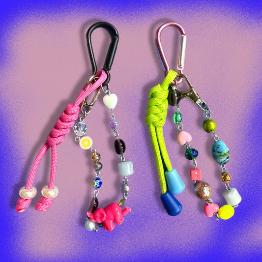 Bead and paracord keyring