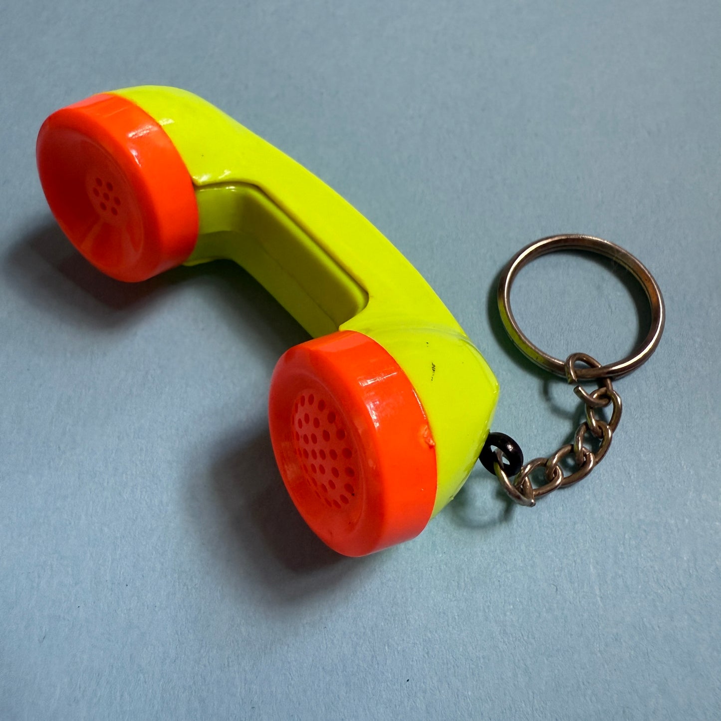 Retro vintage 80s keyring phone