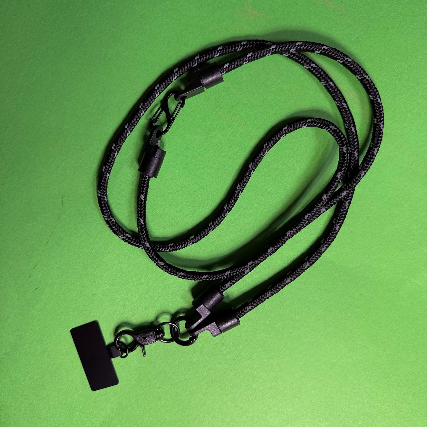 Paracord phone neck strap / wrist strap convertible lanyard black