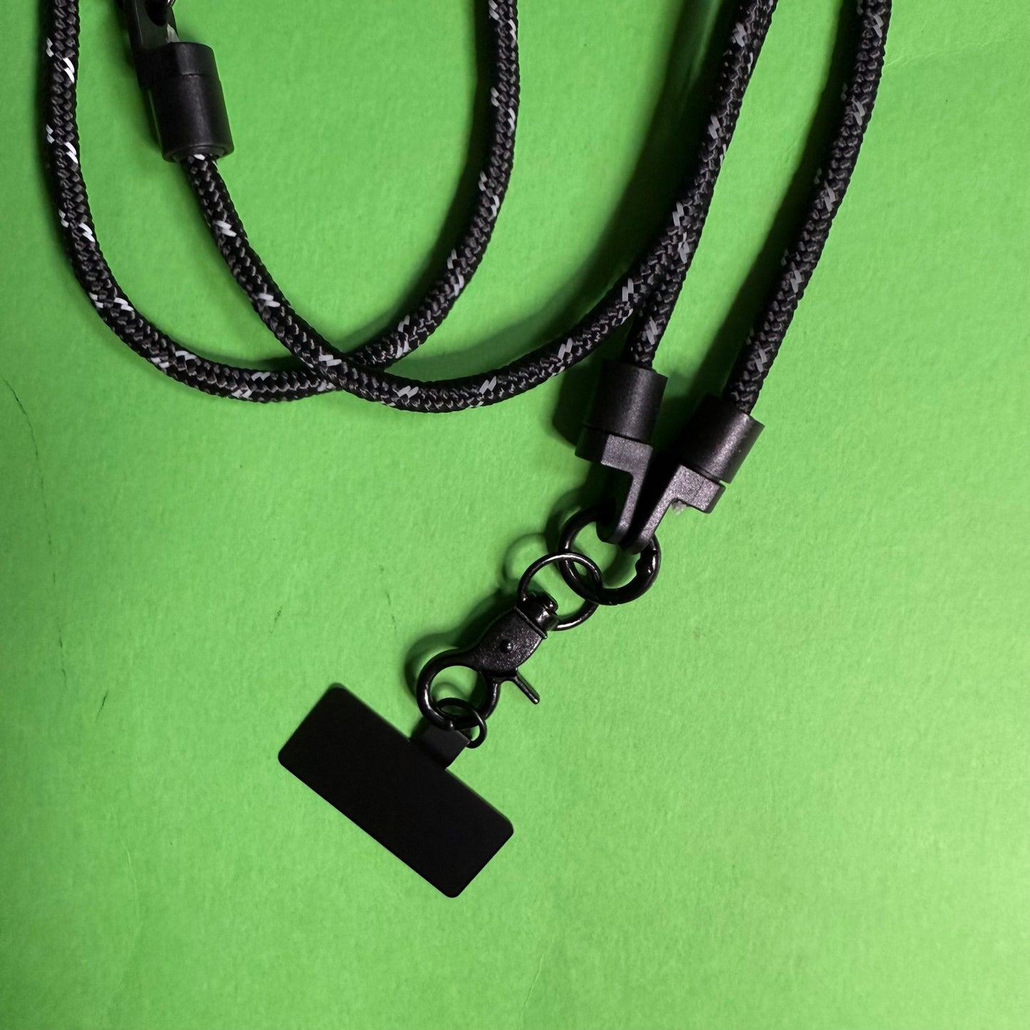 Paracord phone neck strap / wrist strap convertible lanyard black