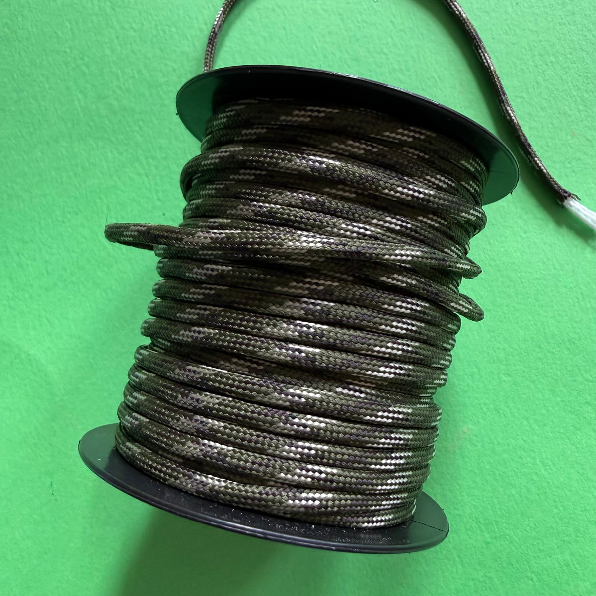 Macrame paracord bottle bag