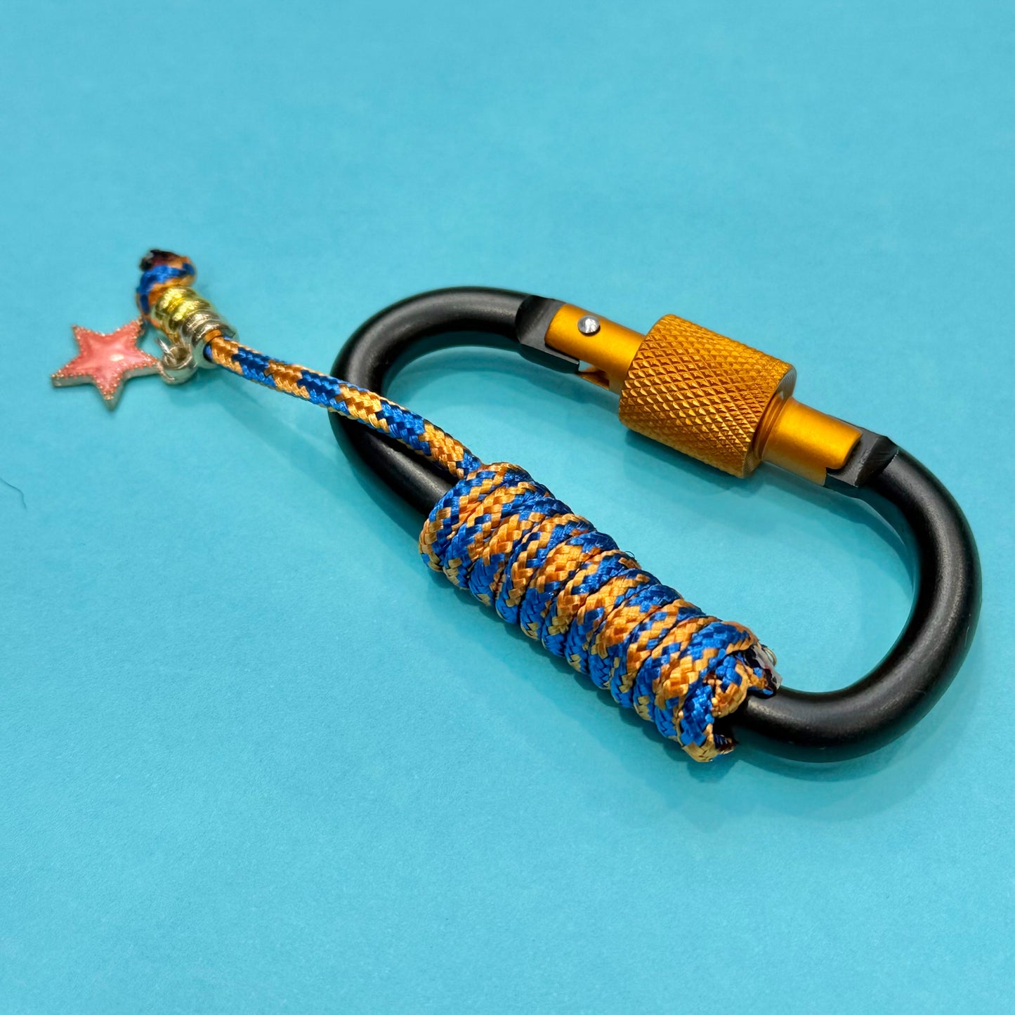 Paracord wrapped carabiner blk-org