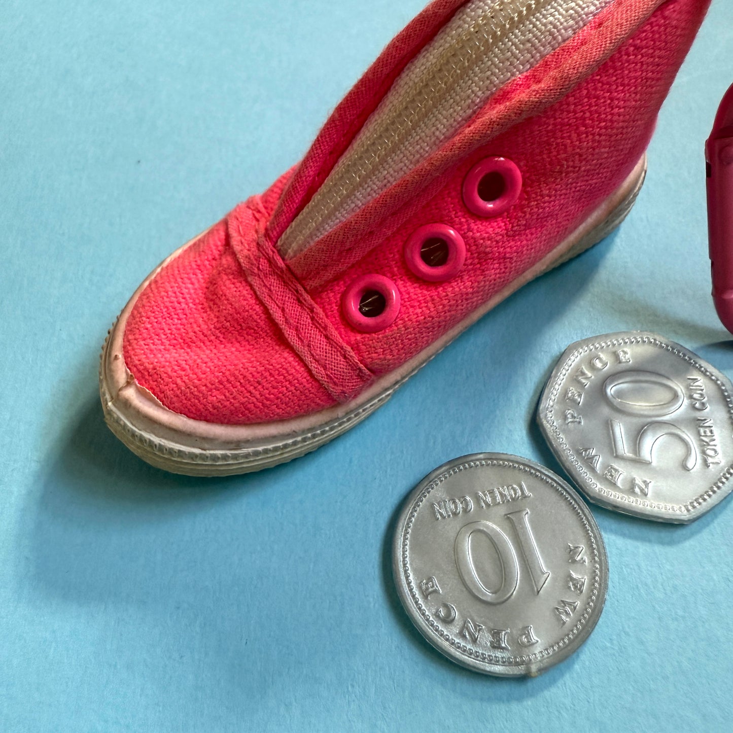 Neon 80s mini sneaker charm