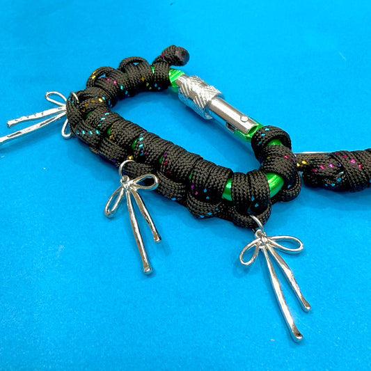 Paracord wrapped carabiner bows