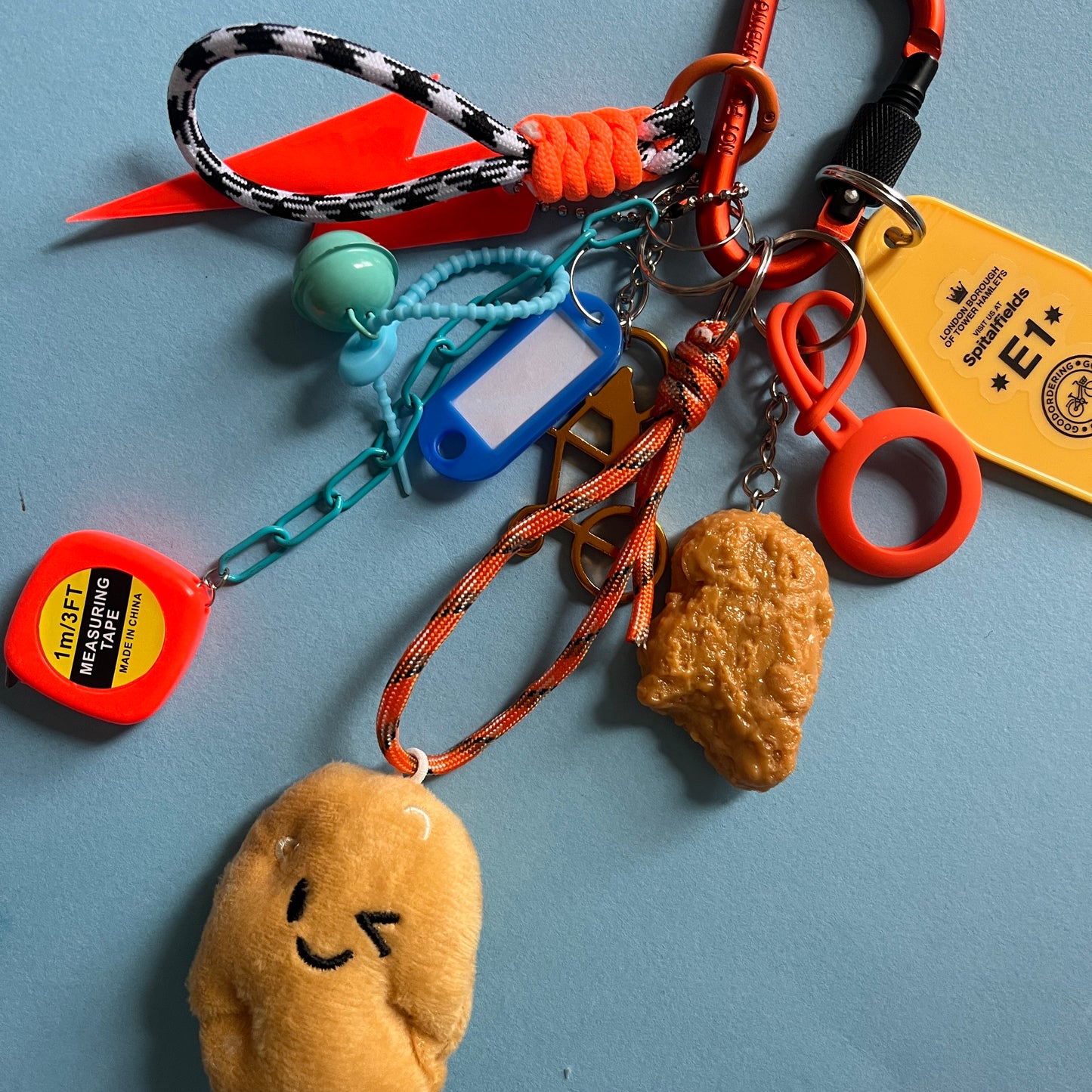 Bag charm nuggets and potato