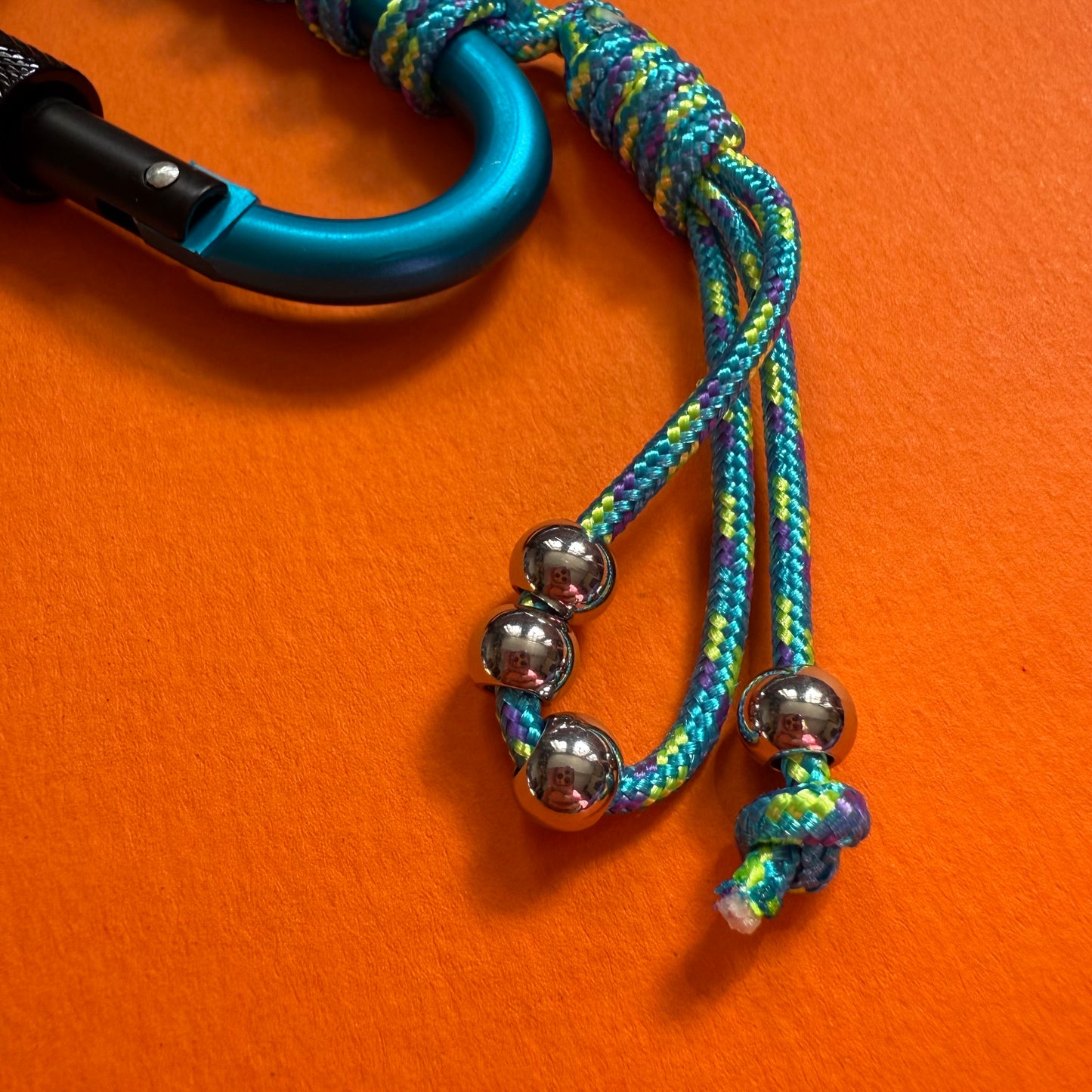 Paracord wrapped carabiner aqua beaded